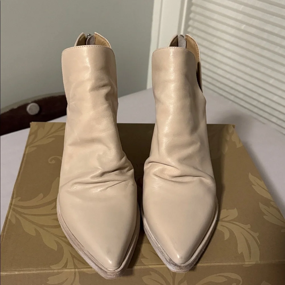 GOLO Short boots Women’s 7.5 bone color soft leather booties shooties Western - Picture 2 of 10